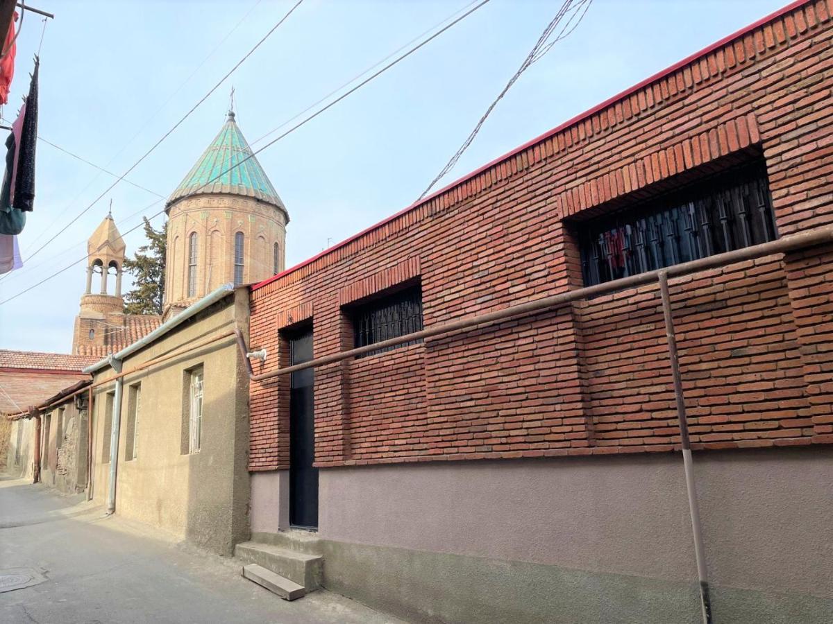Modern Apart Old Tbilisi Center Экстерьер фото